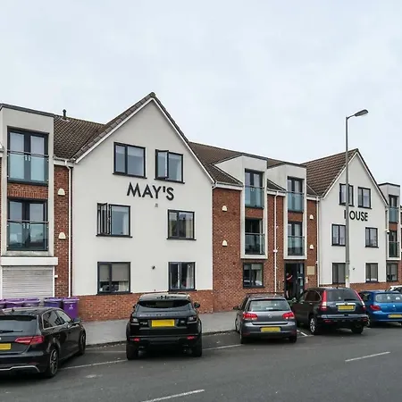 Mays Apartments: City Centre Convenience with Free Parking-2